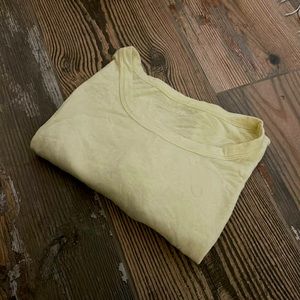 American Eagle, Basic Yellow Crewneck t-shirt